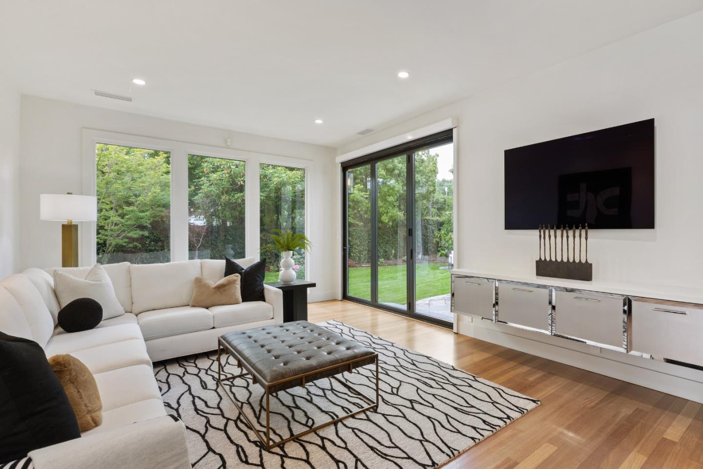 Detail Gallery Image 13 of 35 For 618 Panchita Way, Los Altos,  CA 94022 - 4 Beds | 3 Baths