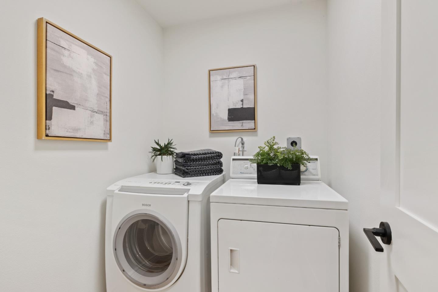 Detail Gallery Image 29 of 35 For 618 Panchita Way, Los Altos,  CA 94022 - 4 Beds | 3 Baths