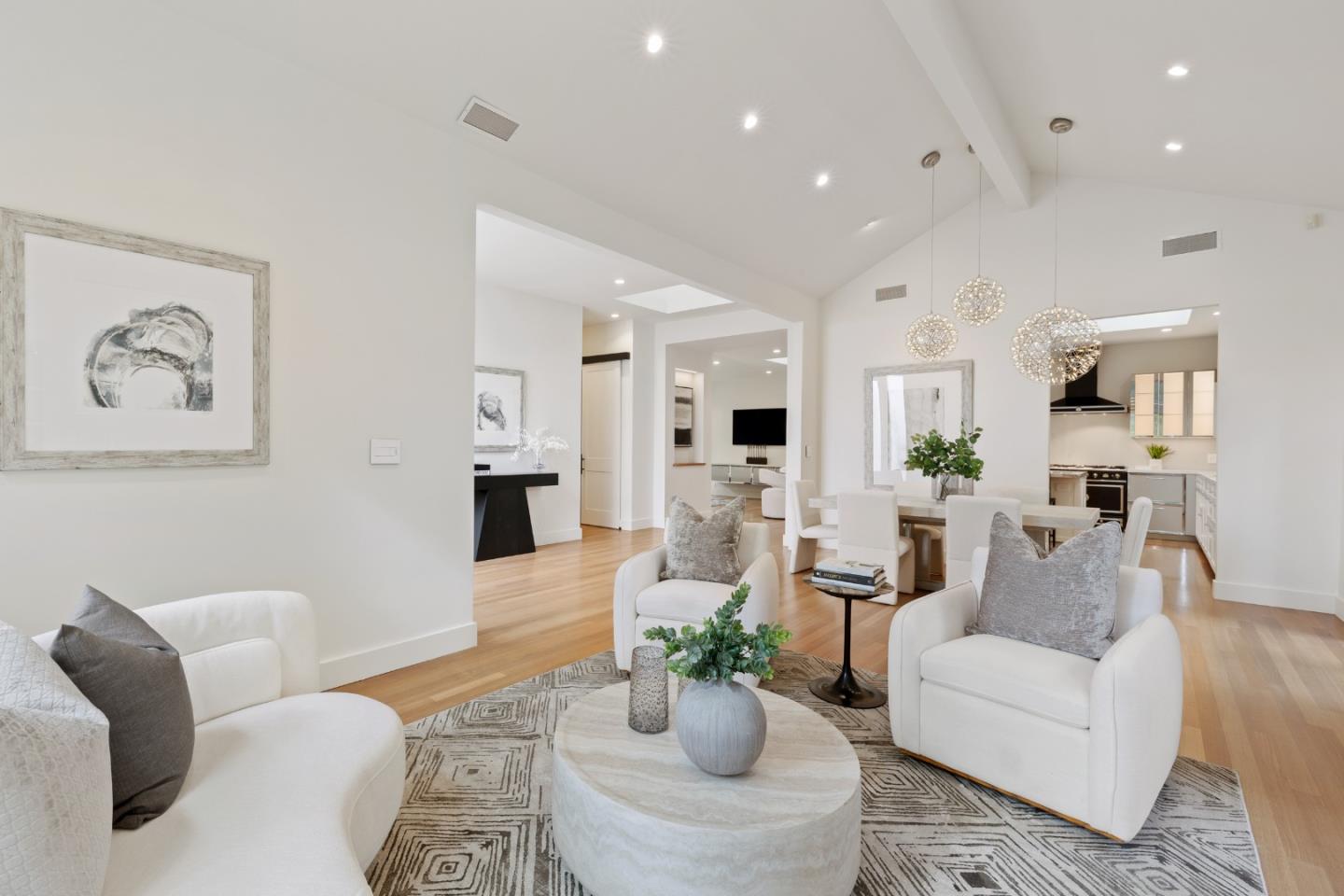 Detail Gallery Image 6 of 35 For 618 Panchita Way, Los Altos,  CA 94022 - 4 Beds | 3 Baths