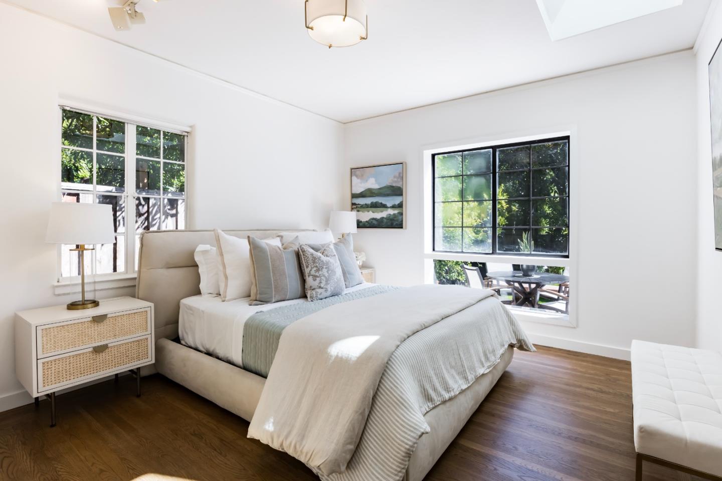 Detail Gallery Image 11 of 23 For 1215 Harriet St, Palo Alto,  CA 94301 - 4 Beds | 2 Baths