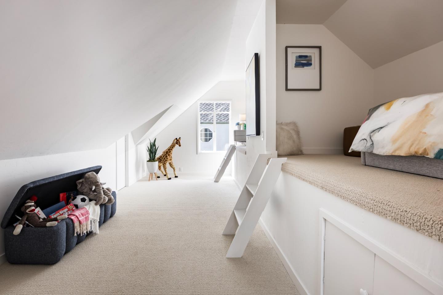 Detail Gallery Image 16 of 23 For 1215 Harriet St, Palo Alto,  CA 94301 - 4 Beds | 2 Baths