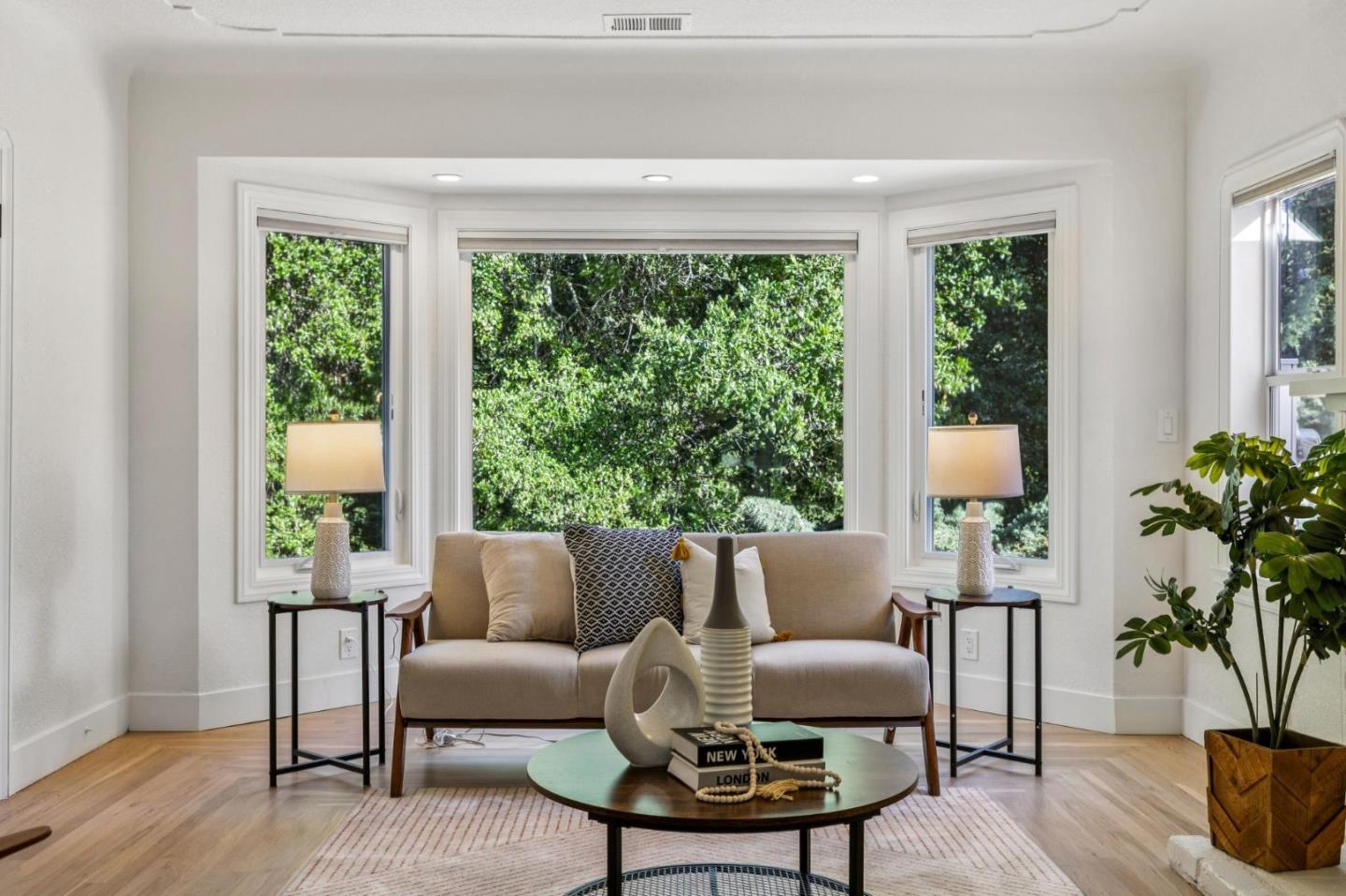 Detail Gallery Image 11 of 45 For 21531 Almaden Rd, San Jose,  CA 95120 - 4 Beds | 2 Baths