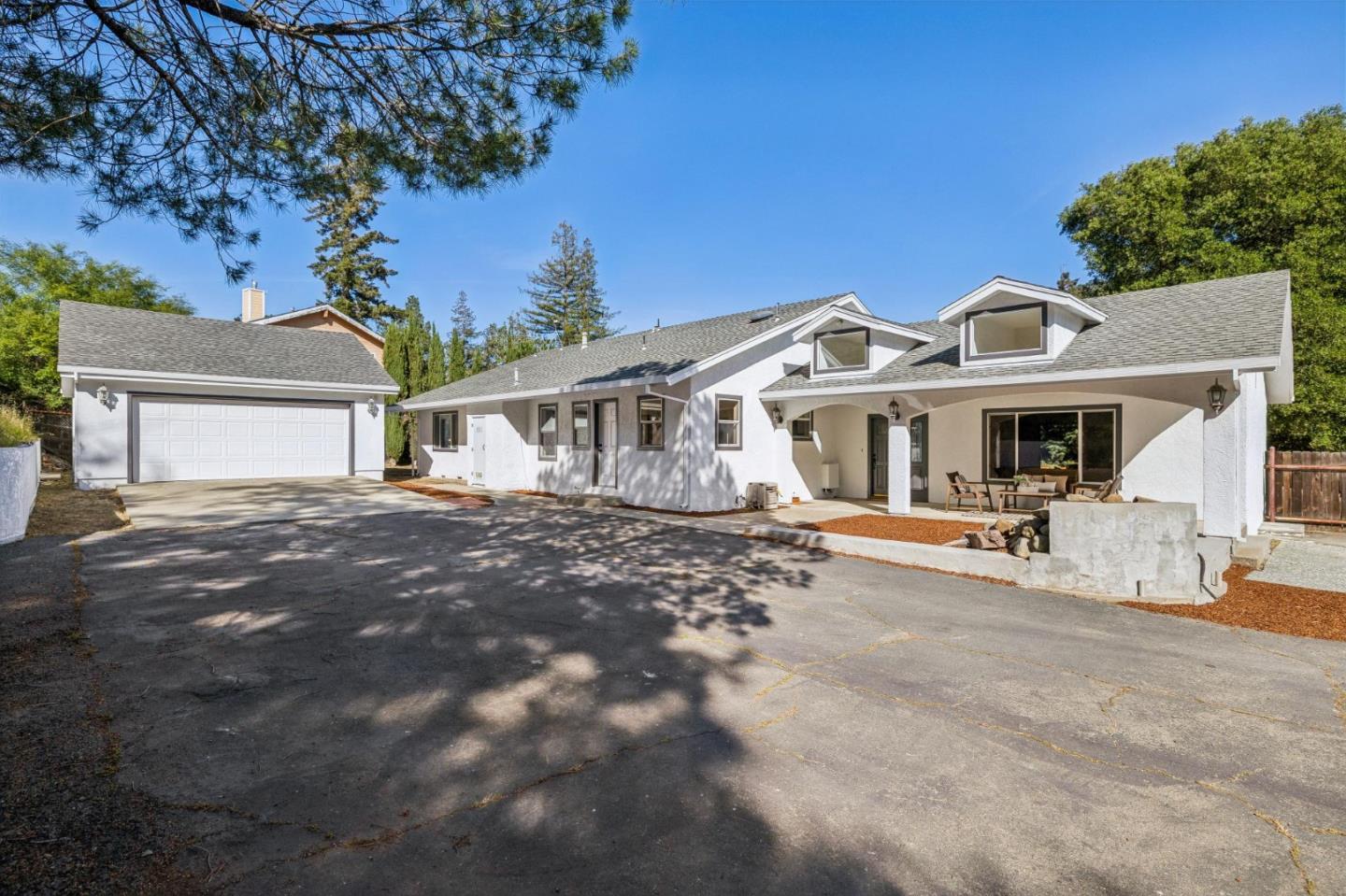 Detail Gallery Image 2 of 45 For 21531 Almaden Rd, San Jose,  CA 95120 - 4 Beds | 2 Baths