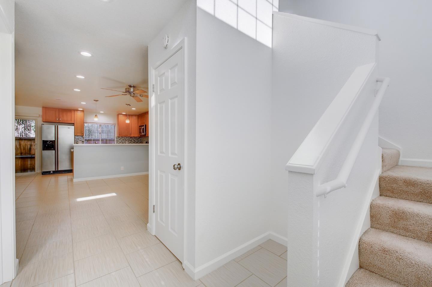 Detail Gallery Image 10 of 19 For 1013 Woodside Rd, Redwood City,  CA 94061 - 3 Beds | 2/1 Baths