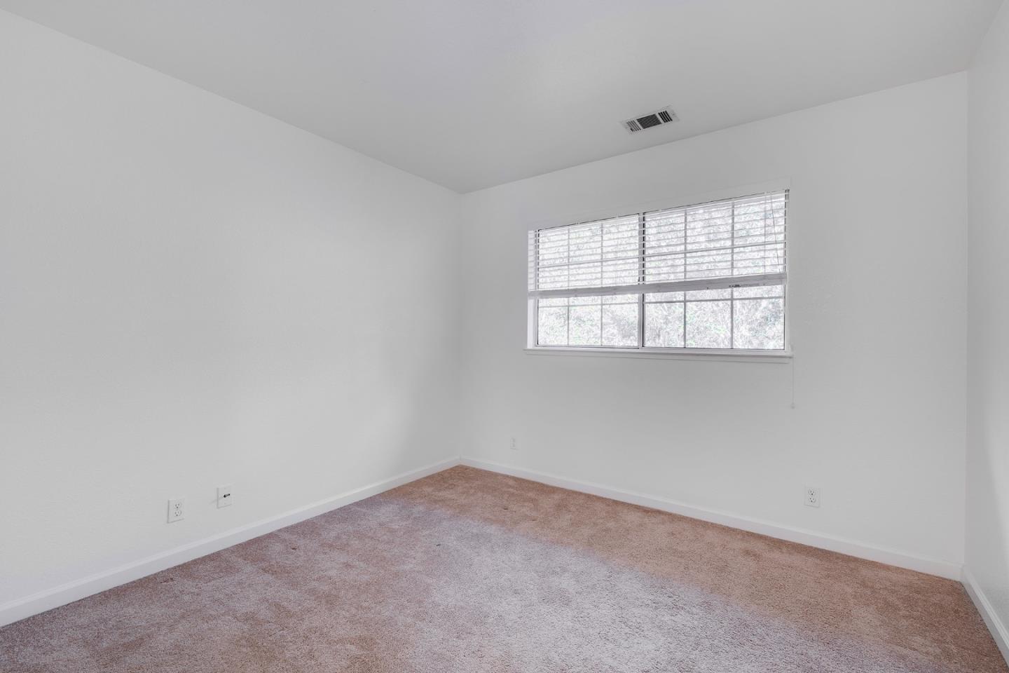 Detail Gallery Image 13 of 19 For 1013 Woodside Rd, Redwood City,  CA 94061 - 3 Beds | 2/1 Baths