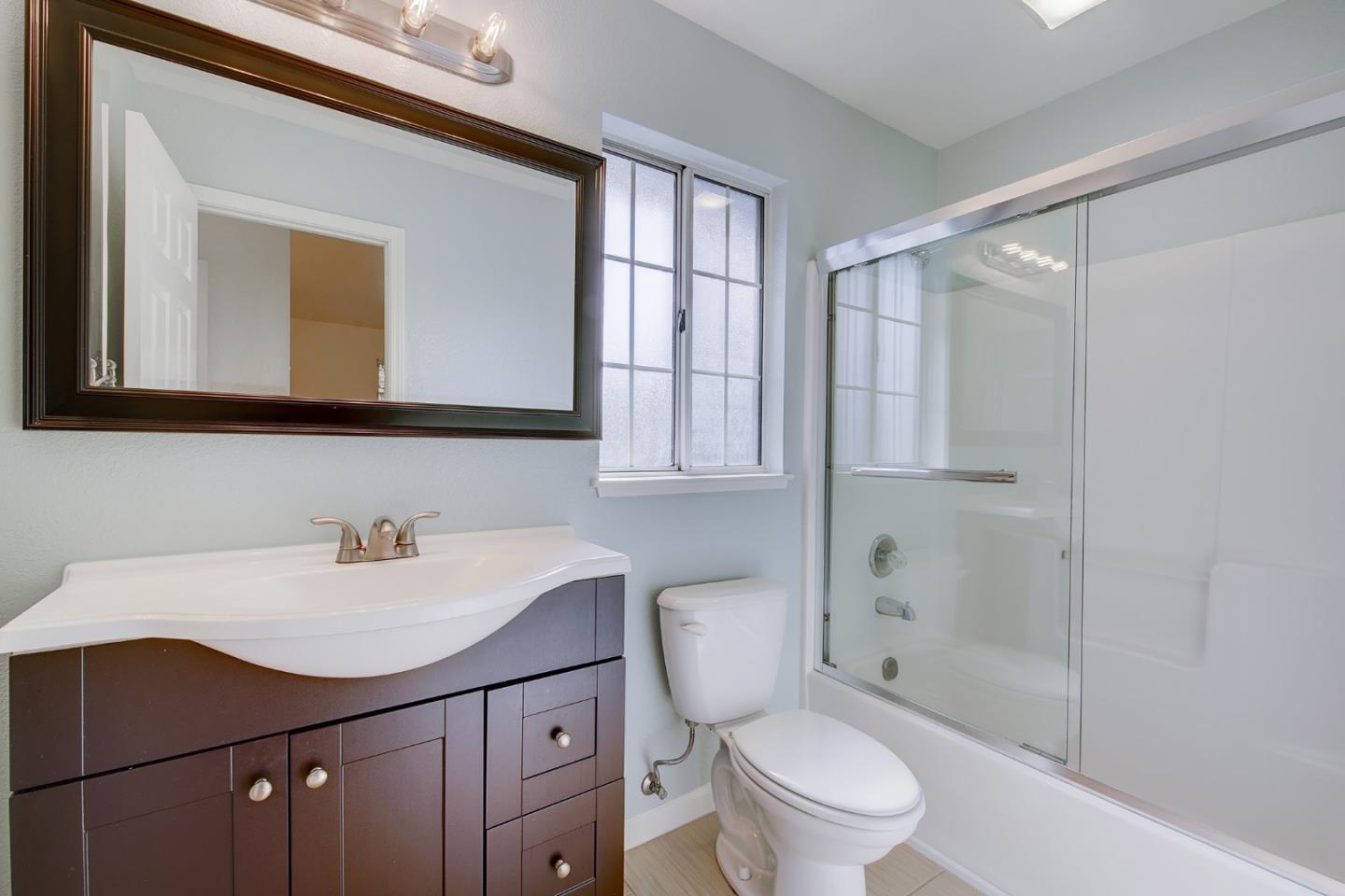 Detail Gallery Image 16 of 19 For 1013 Woodside Rd, Redwood City,  CA 94061 - 3 Beds | 2/1 Baths