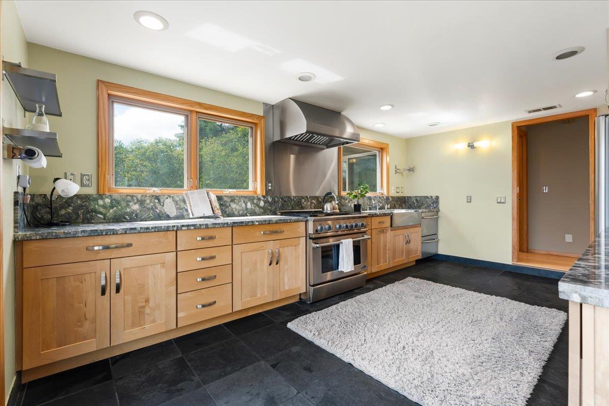 Detail Gallery Image 9 of 31 For 22213 Quinterno Ct, Cupertino,  CA 95014 - 4 Beds | 3 Baths