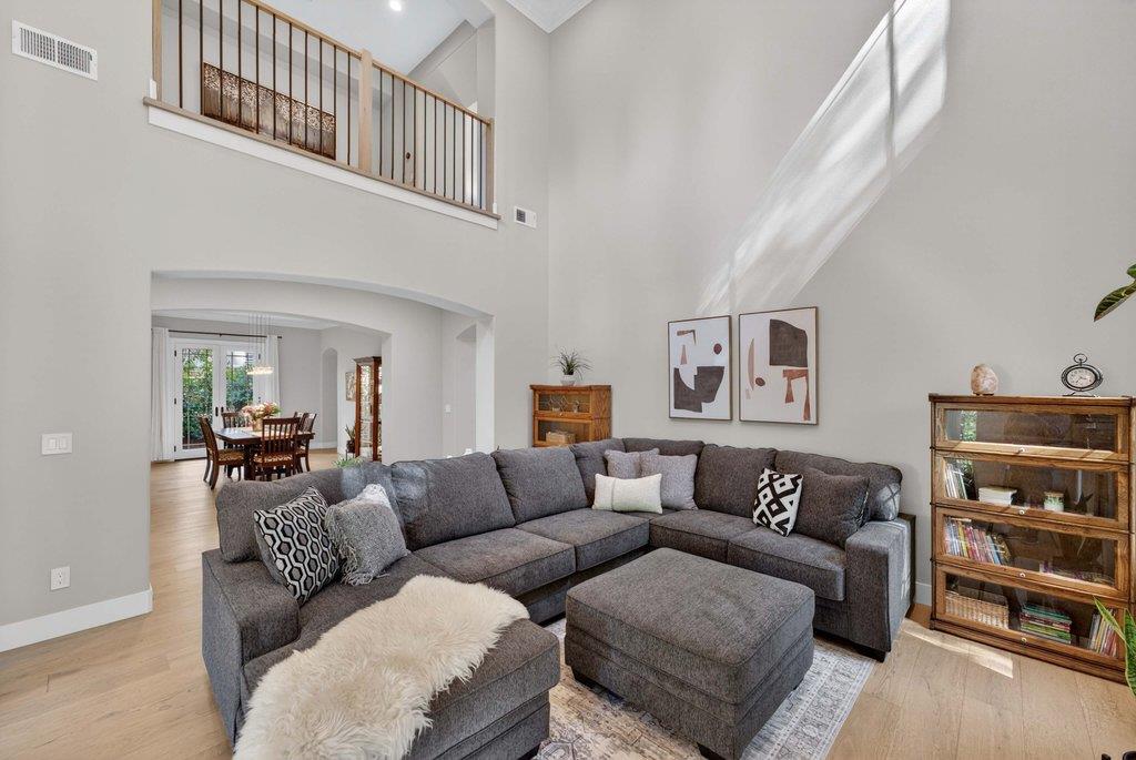 Detail Gallery Image 11 of 69 For 121 Palomino Way, Santa Cruz,  CA 95060 - 4 Beds | 4/1 Baths