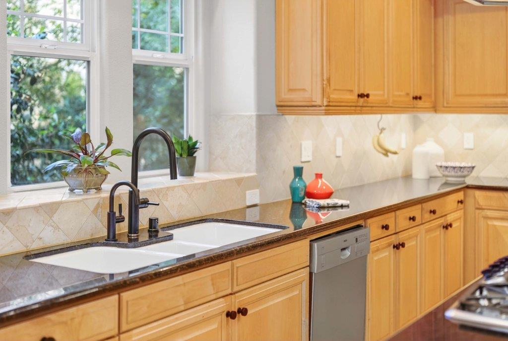 Detail Gallery Image 19 of 69 For 121 Palomino Way, Santa Cruz,  CA 95060 - 4 Beds | 4/1 Baths