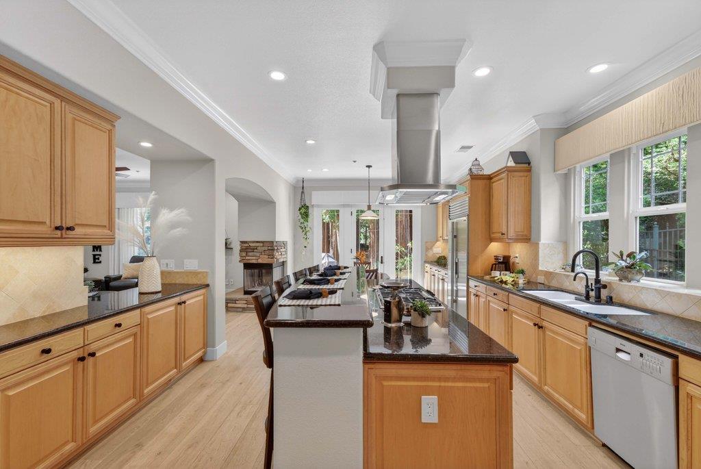 Detail Gallery Image 20 of 69 For 121 Palomino Way, Santa Cruz,  CA 95060 - 4 Beds | 4/1 Baths