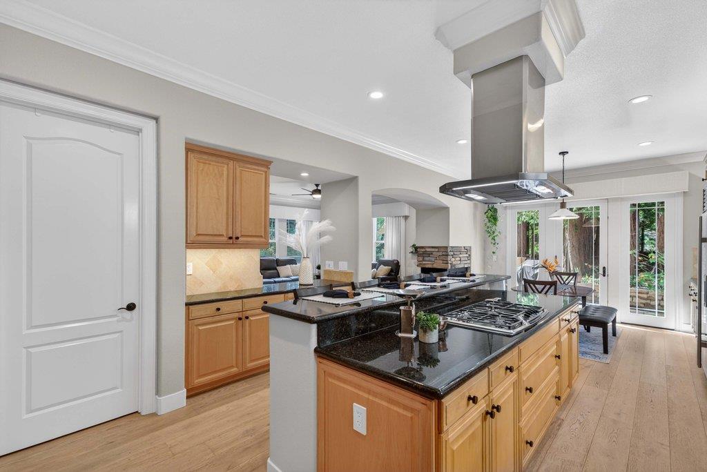 Detail Gallery Image 21 of 69 For 121 Palomino Way, Santa Cruz,  CA 95060 - 4 Beds | 4/1 Baths