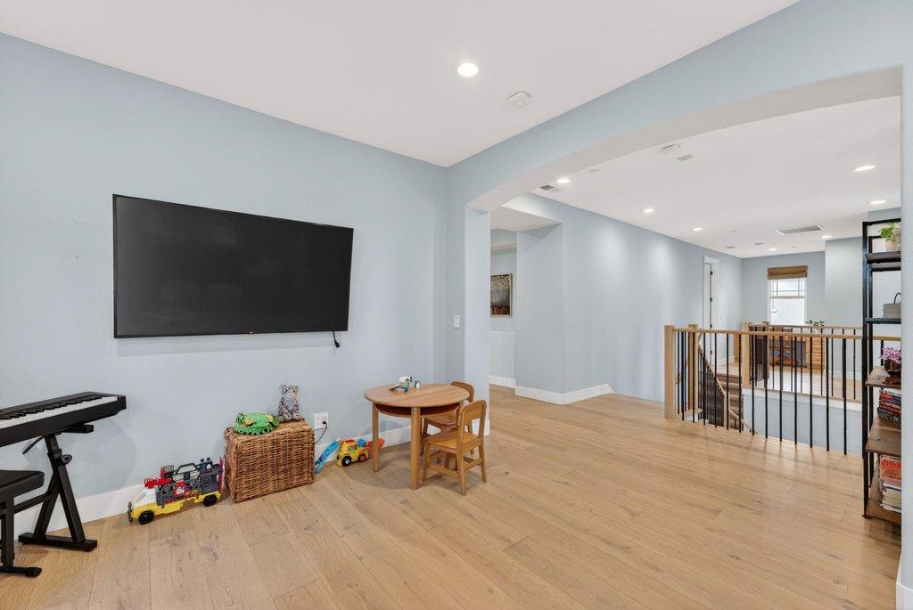 Detail Gallery Image 31 of 69 For 121 Palomino Way, Santa Cruz,  CA 95060 - 4 Beds | 4/1 Baths