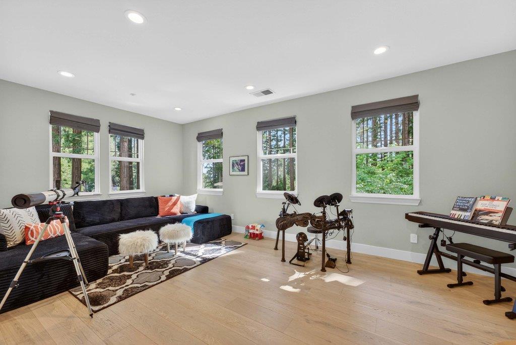 Detail Gallery Image 32 of 69 For 121 Palomino Way, Santa Cruz,  CA 95060 - 4 Beds | 4/1 Baths