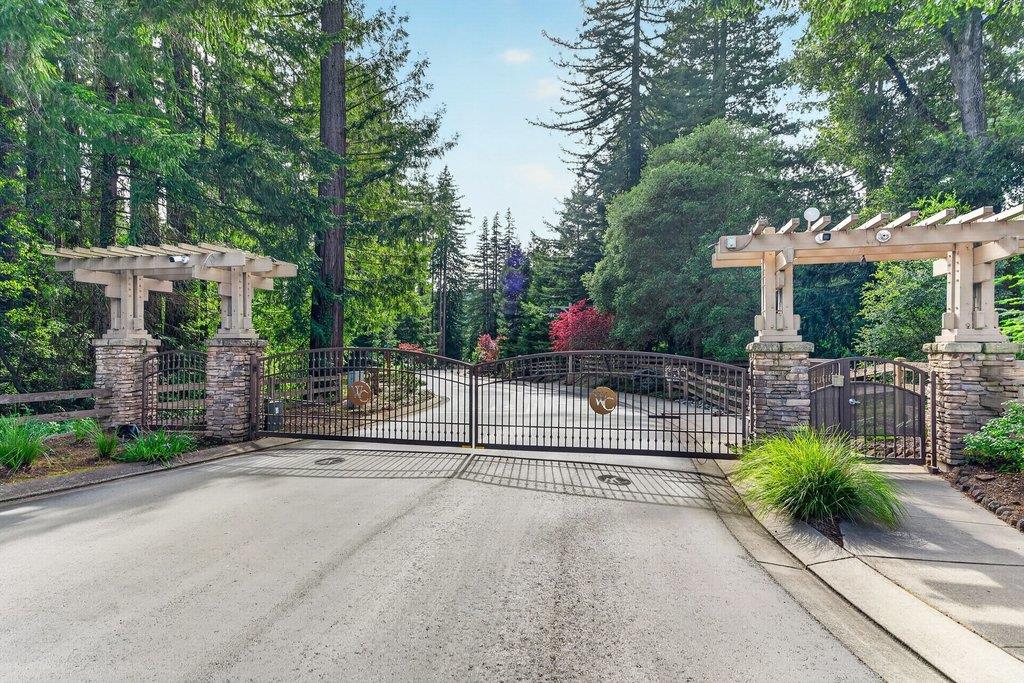 Detail Gallery Image 4 of 69 For 121 Palomino Way, Santa Cruz,  CA 95060 - 4 Beds | 4/1 Baths