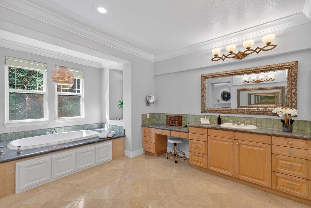 Detail Gallery Image 41 of 69 For 121 Palomino Way, Santa Cruz,  CA 95060 - 4 Beds | 4/1 Baths