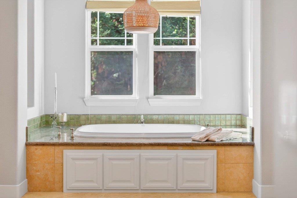 Detail Gallery Image 42 of 69 For 121 Palomino Way, Santa Cruz,  CA 95060 - 4 Beds | 4/1 Baths