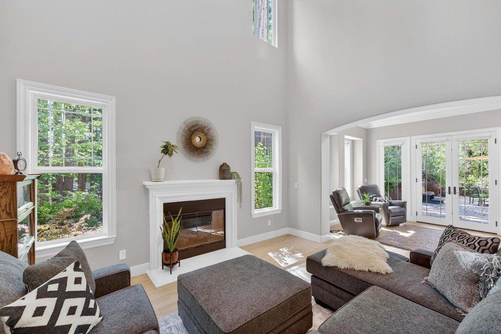 Detail Gallery Image 9 of 69 For 121 Palomino Way, Santa Cruz,  CA 95060 - 4 Beds | 4/1 Baths