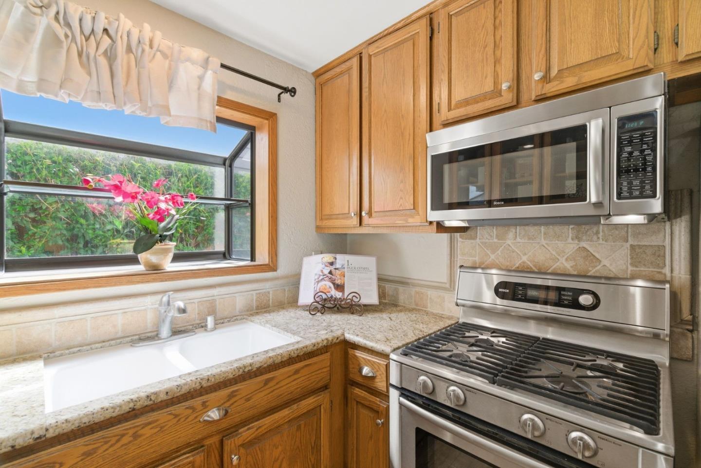 Detail Gallery Image 14 of 54 For 1007 Howard Ave, Gilroy,  CA 95020 - 3 Beds | 2 Baths