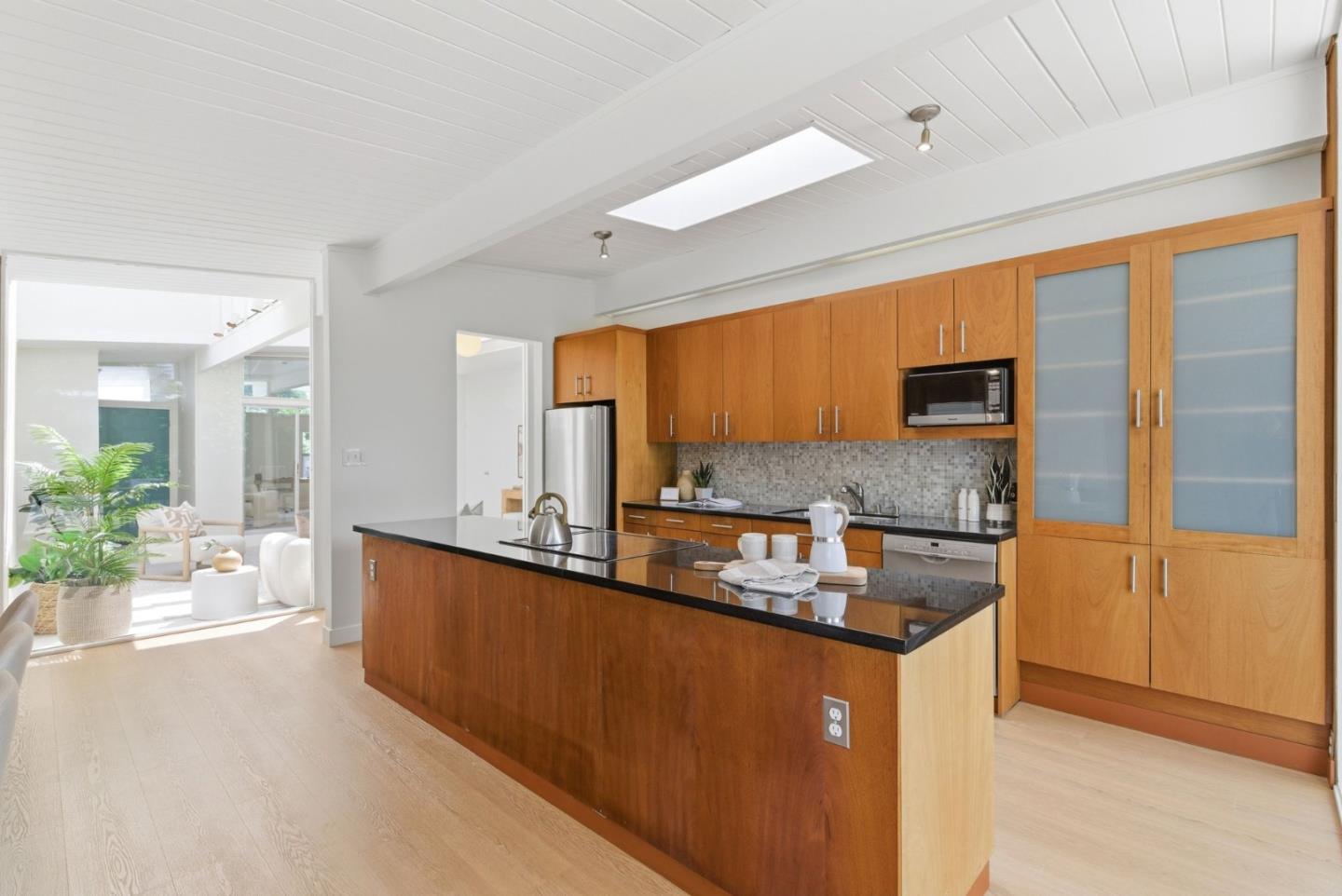 Detail Gallery Image 15 of 44 For 1157 Regia Ct, Sunnyvale,  CA 94087 - 4 Beds | 3 Baths