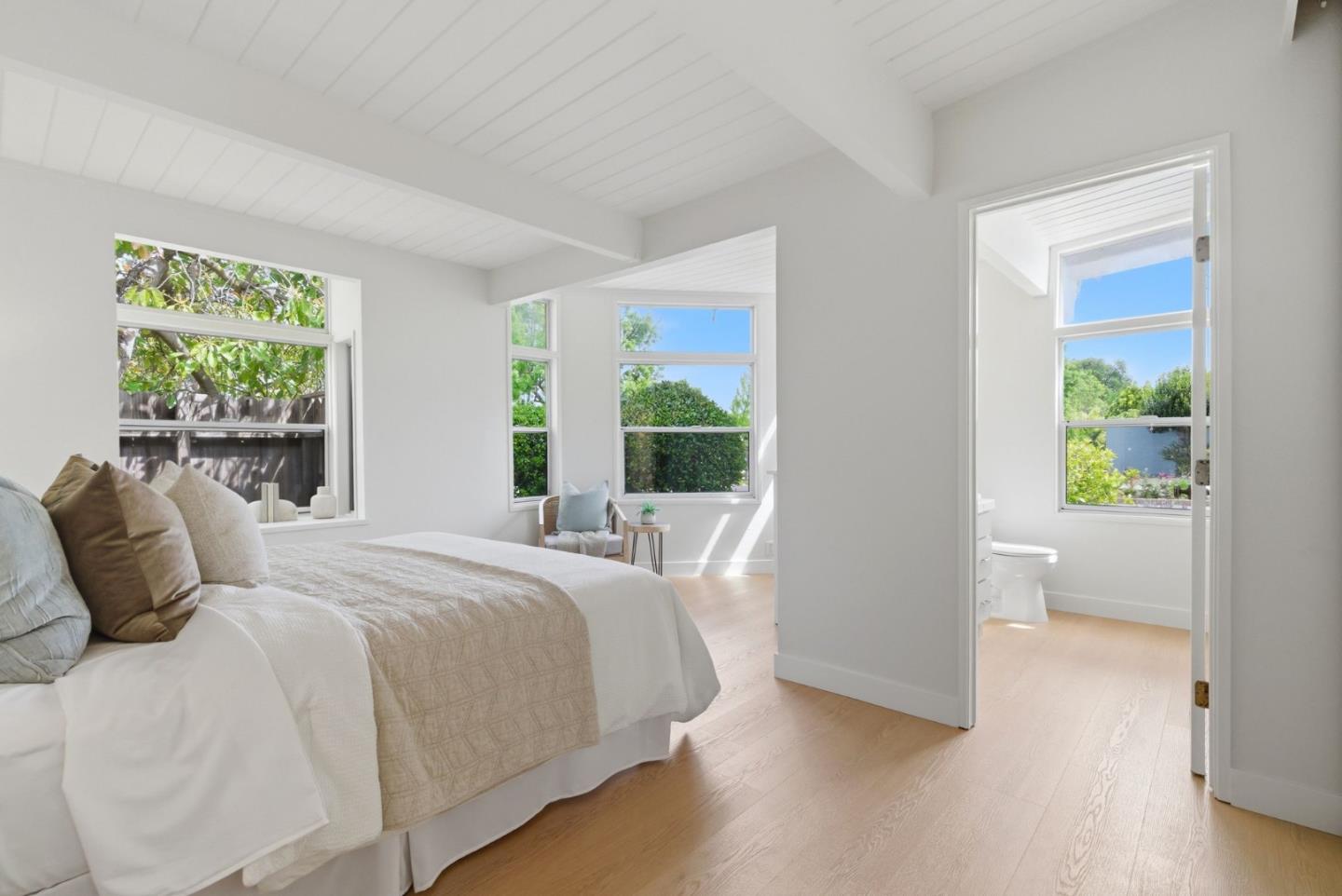 Detail Gallery Image 20 of 44 For 1157 Regia Ct, Sunnyvale,  CA 94087 - 4 Beds | 3 Baths