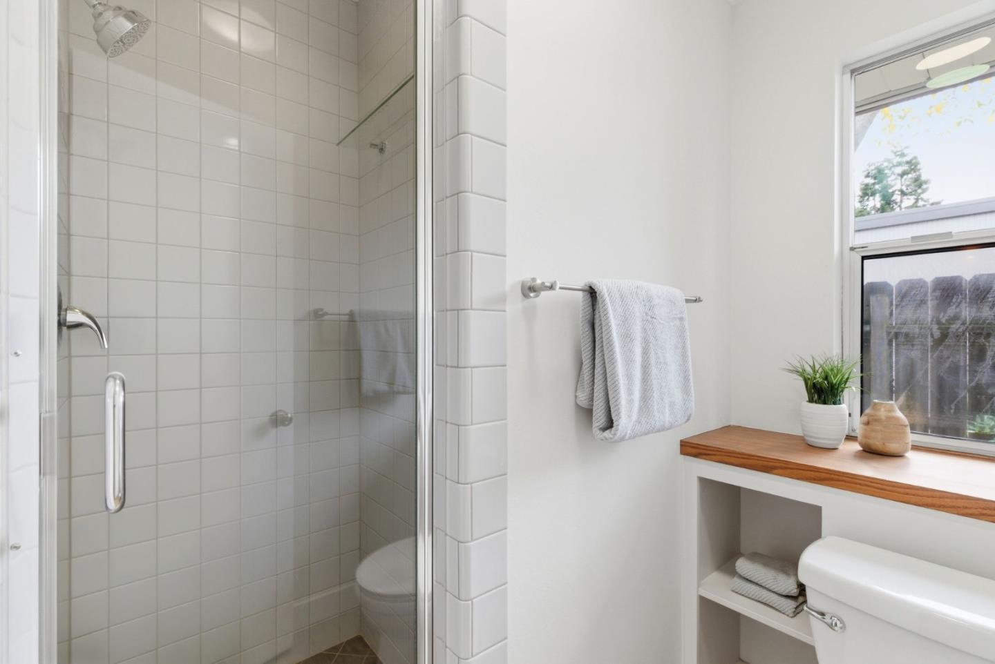 Detail Gallery Image 27 of 44 For 1157 Regia Ct, Sunnyvale,  CA 94087 - 4 Beds | 3 Baths