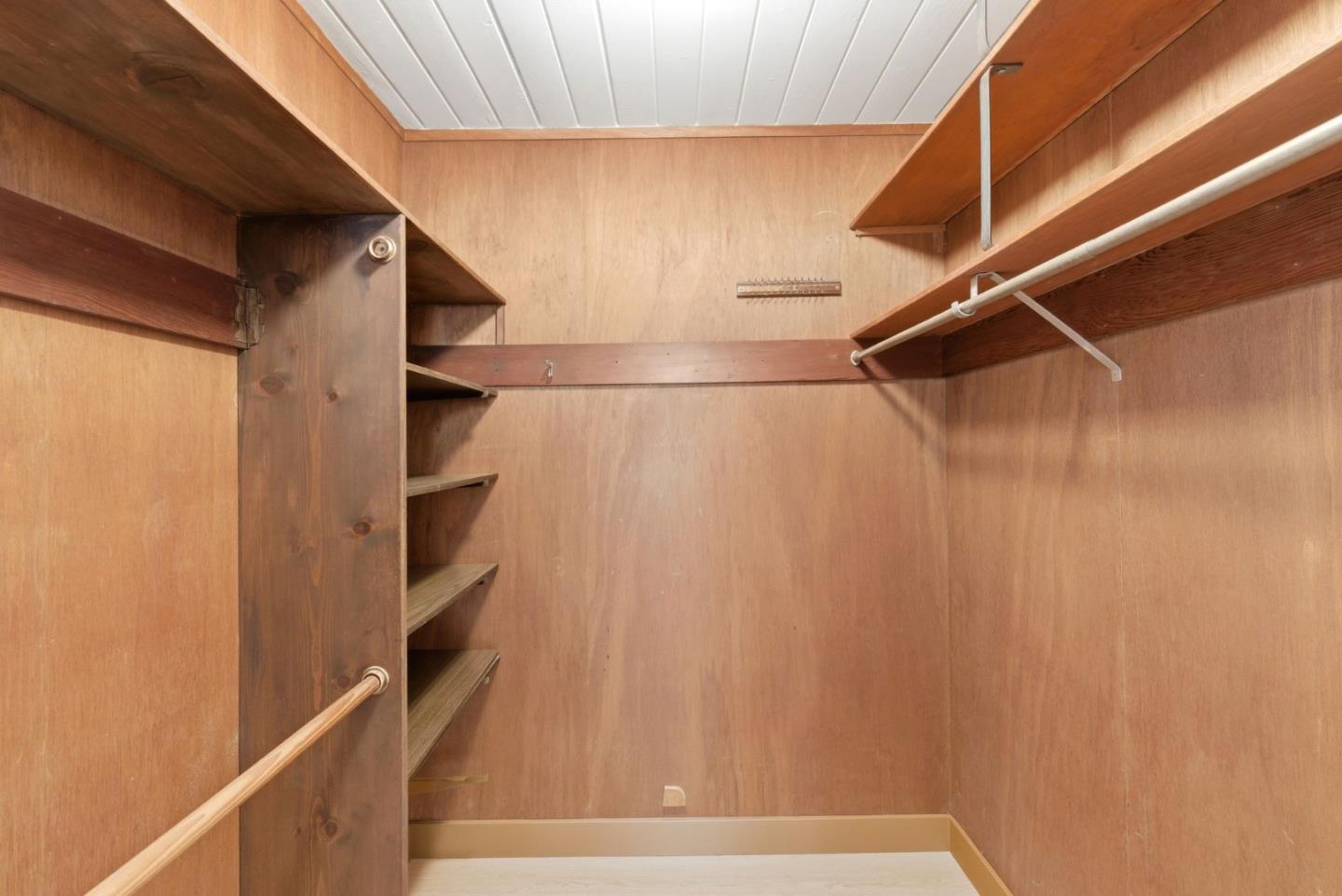 Detail Gallery Image 31 of 44 For 1157 Regia Ct, Sunnyvale,  CA 94087 - 4 Beds | 3 Baths