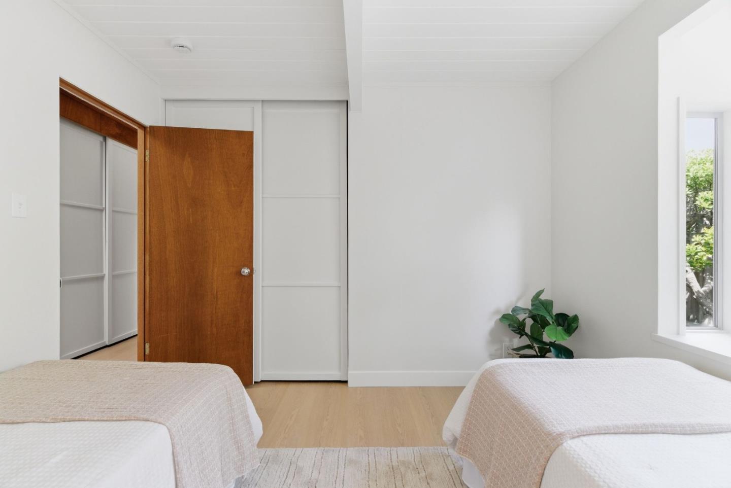 Detail Gallery Image 35 of 44 For 1157 Regia Ct, Sunnyvale,  CA 94087 - 4 Beds | 3 Baths