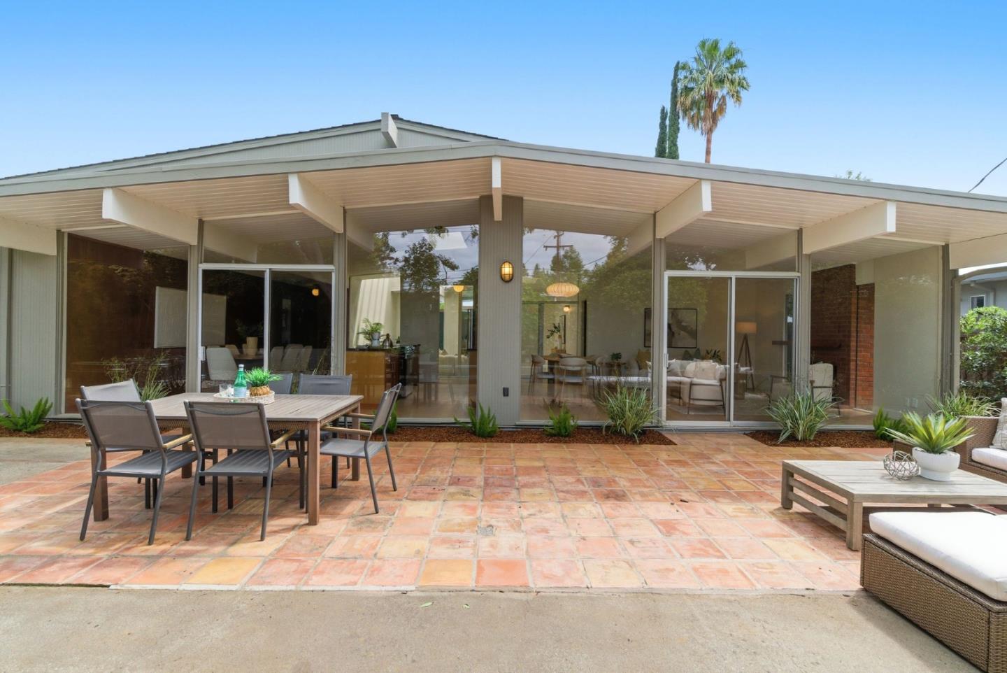 Detail Gallery Image 38 of 44 For 1157 Regia Ct, Sunnyvale,  CA 94087 - 4 Beds | 3 Baths