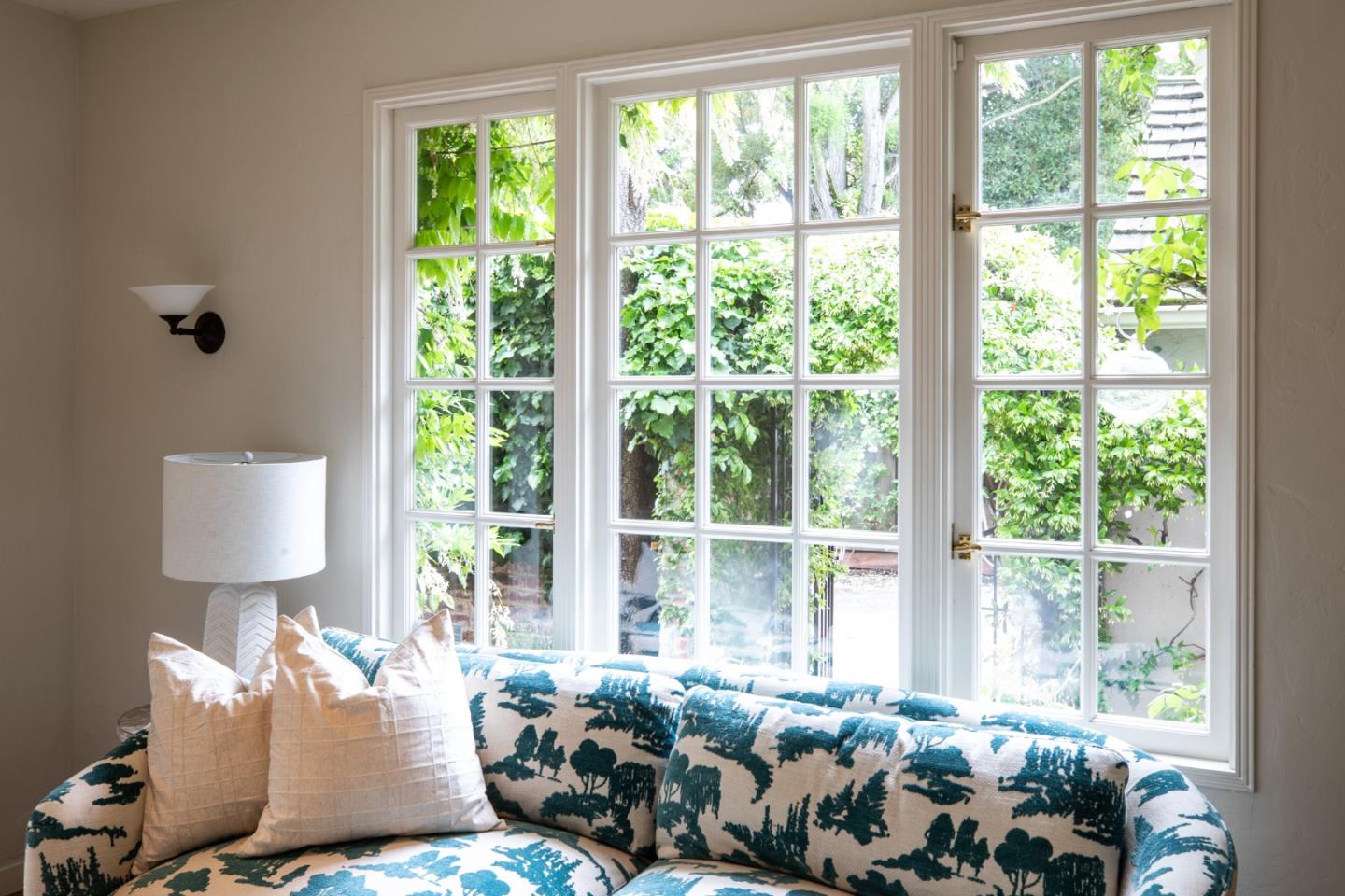 Detail Gallery Image 12 of 52 For 1880 Fulton St, Palo Alto,  CA 94303 - 4 Beds | 3 Baths