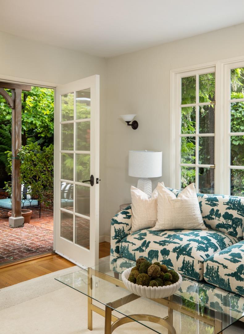 Detail Gallery Image 13 of 52 For 1880 Fulton St, Palo Alto,  CA 94303 - 4 Beds | 3 Baths