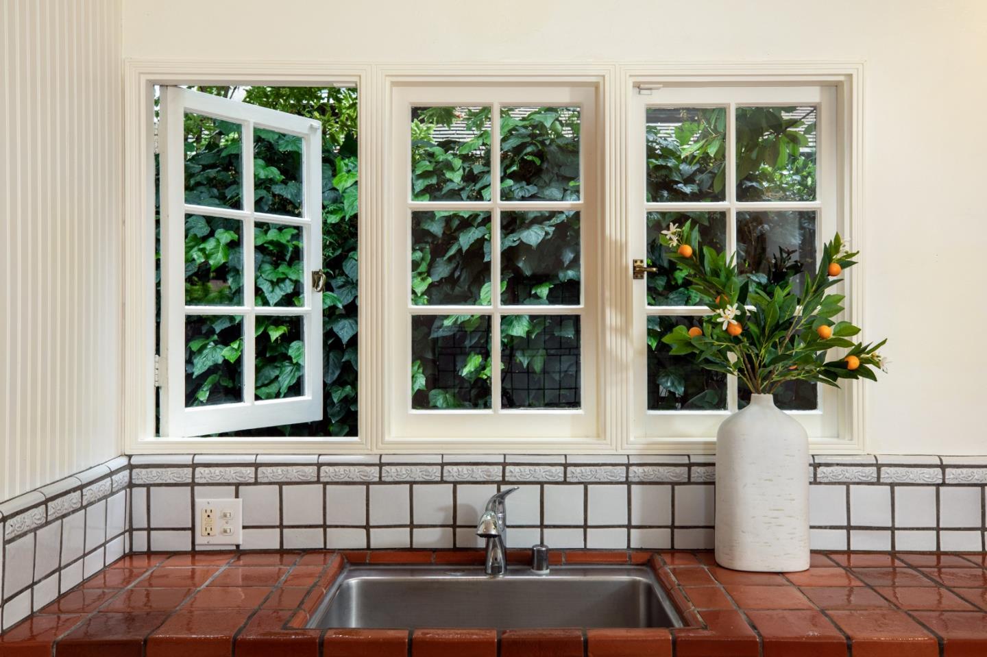 Detail Gallery Image 17 of 52 For 1880 Fulton St, Palo Alto,  CA 94303 - 4 Beds | 3 Baths