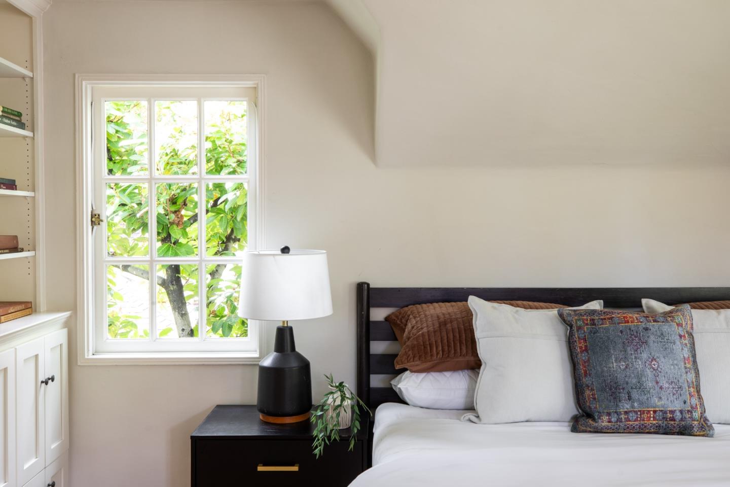 Detail Gallery Image 24 of 52 For 1880 Fulton St, Palo Alto,  CA 94303 - 4 Beds | 3 Baths