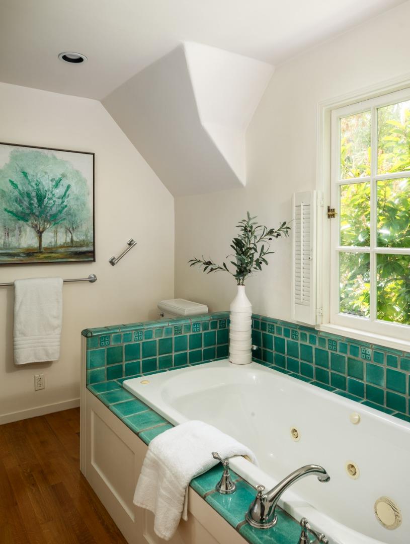 Detail Gallery Image 27 of 52 For 1880 Fulton St, Palo Alto,  CA 94303 - 4 Beds | 3 Baths