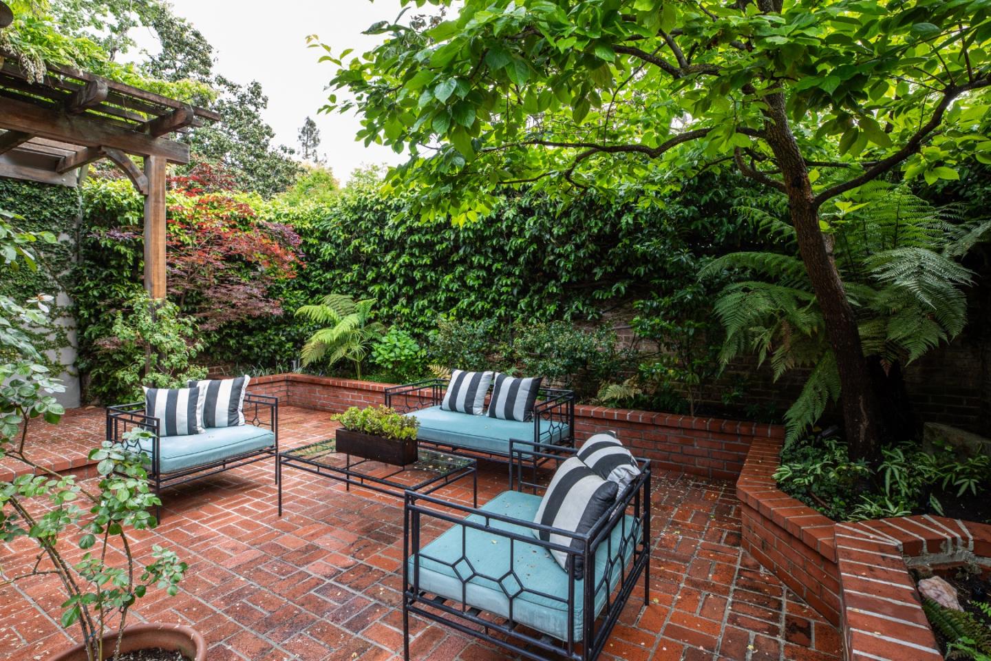 Detail Gallery Image 33 of 52 For 1880 Fulton St, Palo Alto,  CA 94303 - 4 Beds | 3 Baths