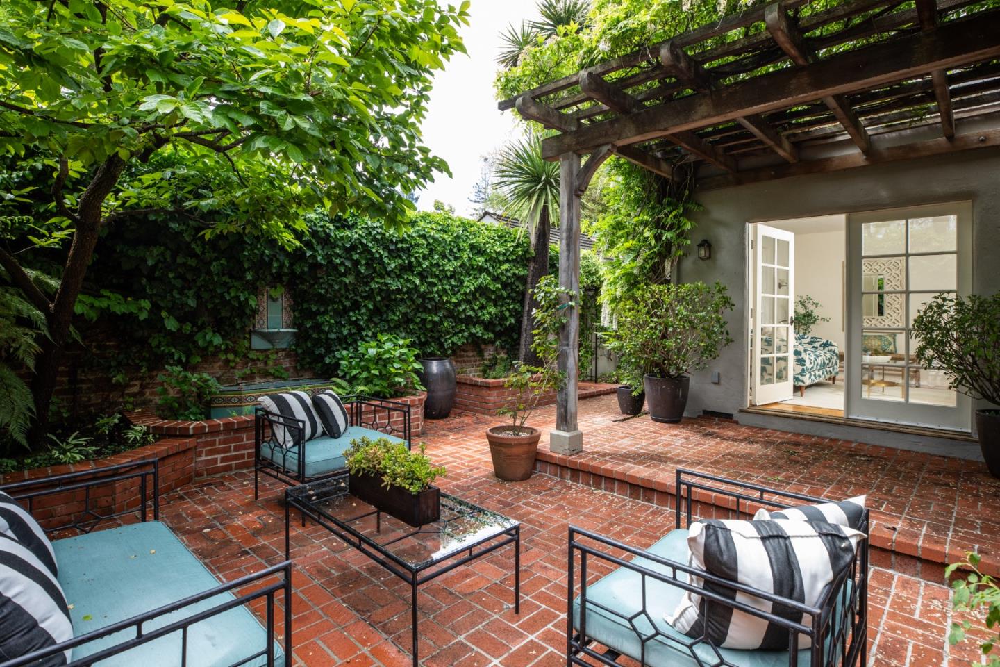 Detail Gallery Image 34 of 52 For 1880 Fulton St, Palo Alto,  CA 94303 - 4 Beds | 3 Baths