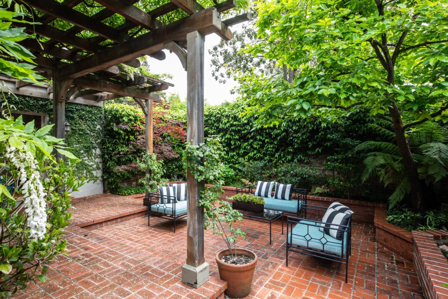 Detail Gallery Image 36 of 52 For 1880 Fulton St, Palo Alto,  CA 94303 - 4 Beds | 3 Baths