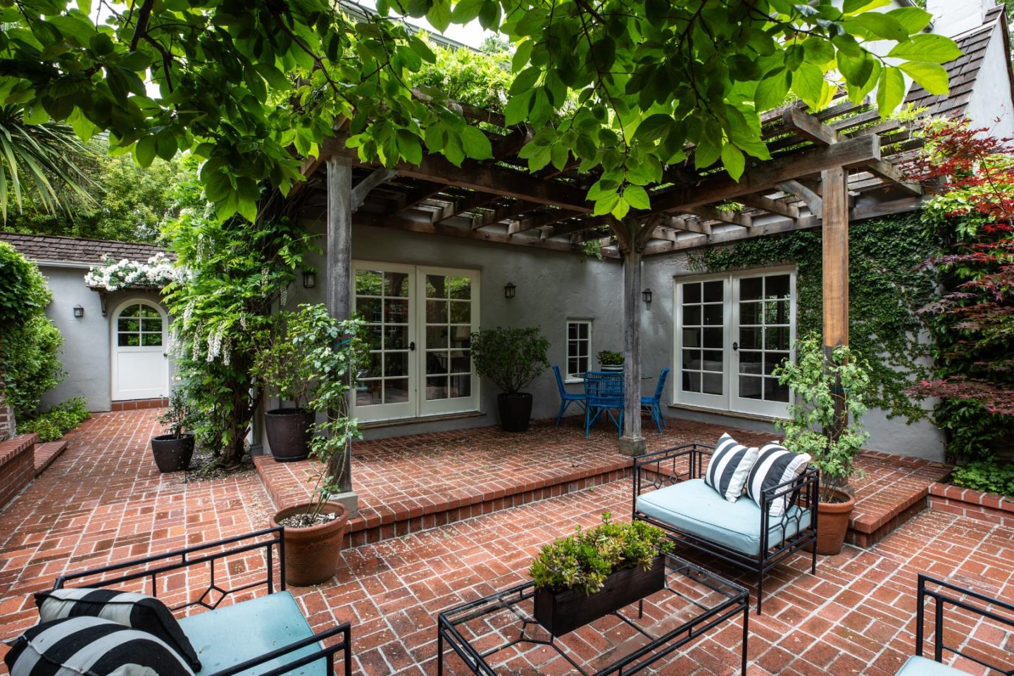 Detail Gallery Image 38 of 52 For 1880 Fulton St, Palo Alto,  CA 94303 - 4 Beds | 3 Baths