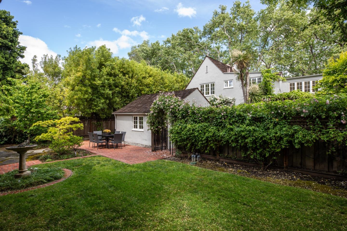 Detail Gallery Image 47 of 52 For 1880 Fulton St, Palo Alto,  CA 94303 - 4 Beds | 3 Baths