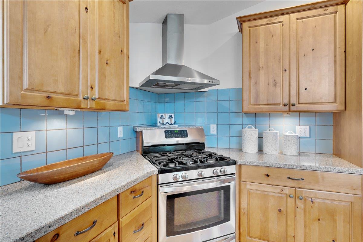 Detail Gallery Image 12 of 36 For 735 Eaton St, Santa Cruz,  CA 95062 - 2 Beds | 1/1 Baths