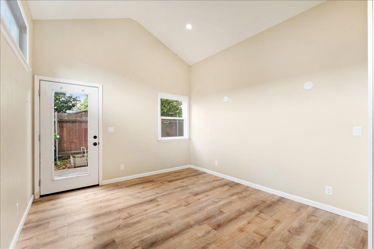 Detail Gallery Image 21 of 36 For 735 Eaton St, Santa Cruz,  CA 95062 - 2 Beds | 1/1 Baths