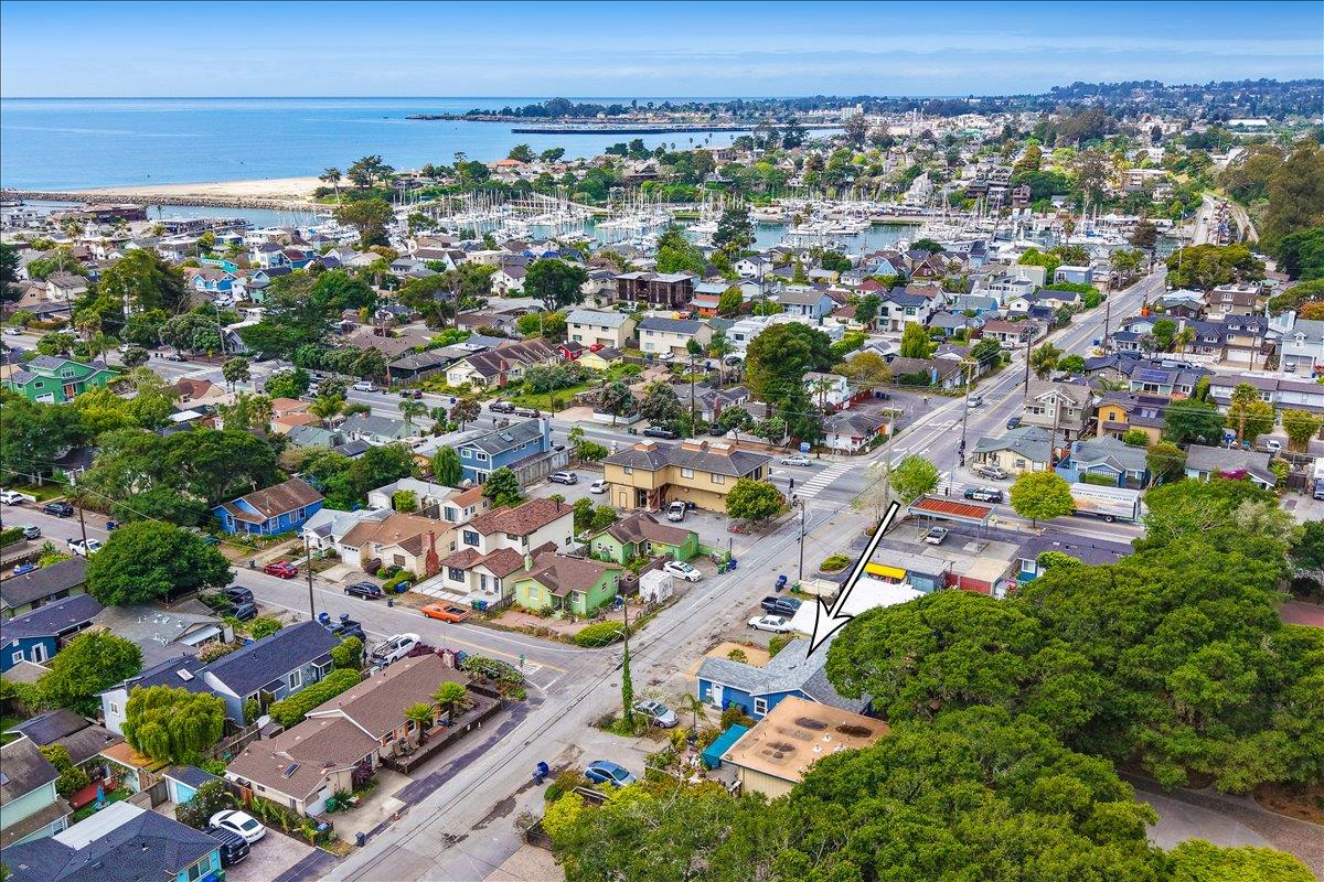Detail Gallery Image 34 of 36 For 735 Eaton St, Santa Cruz,  CA 95062 - 2 Beds | 1/1 Baths