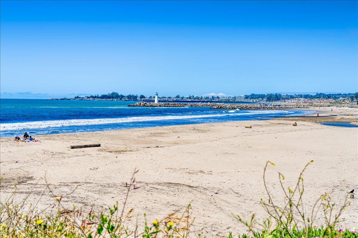 Detail Gallery Image 36 of 36 For 735 Eaton St, Santa Cruz,  CA 95062 - 2 Beds | 1/1 Baths