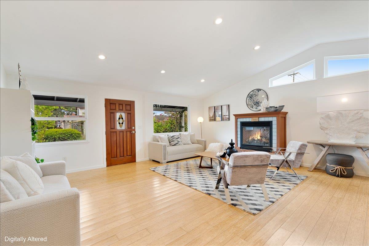 Detail Gallery Image 5 of 36 For 735 Eaton St, Santa Cruz,  CA 95062 - 2 Beds | 1/1 Baths