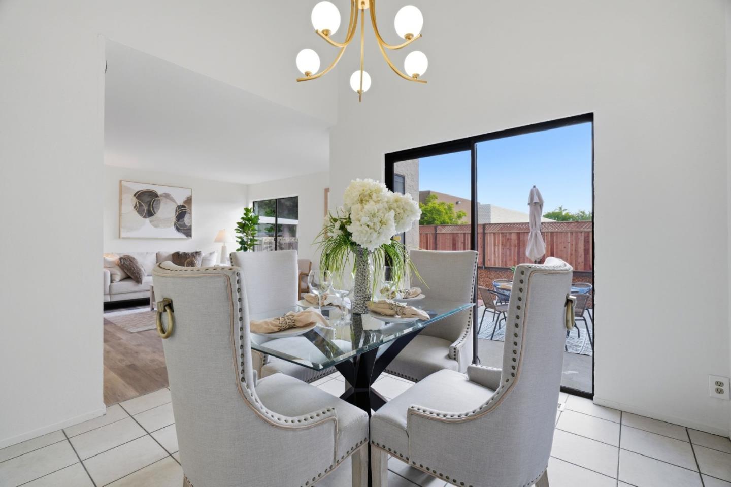 Detail Gallery Image 10 of 43 For 3133 Acorn Ct, San Jose,  CA 95117 - 3 Beds | 2/1 Baths