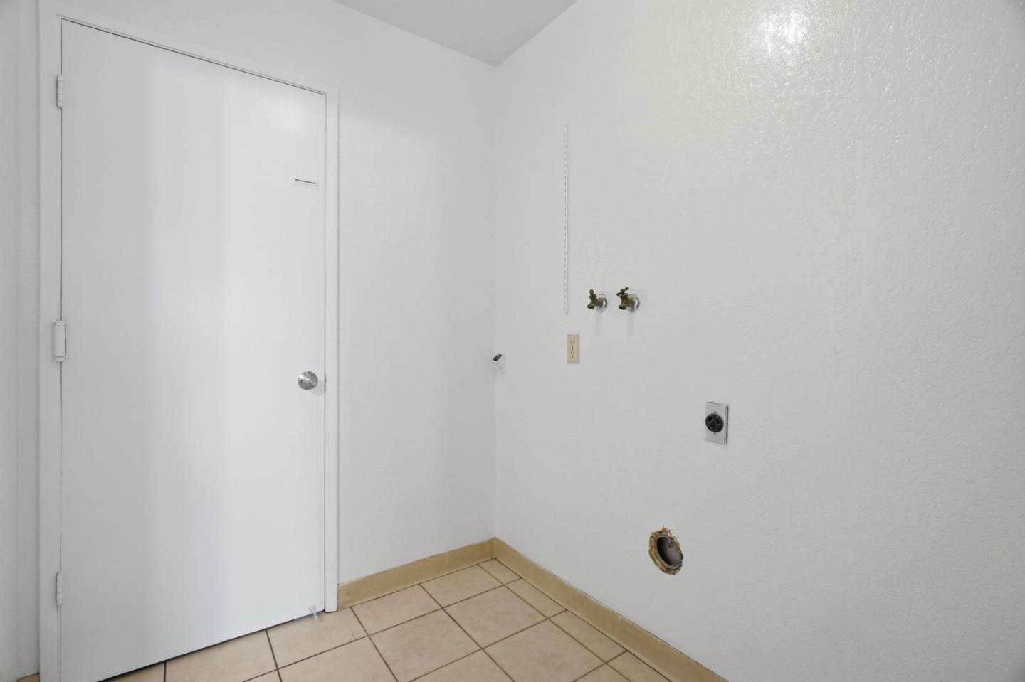 Detail Gallery Image 21 of 43 For 3133 Acorn Ct, San Jose,  CA 95117 - 3 Beds | 2/1 Baths