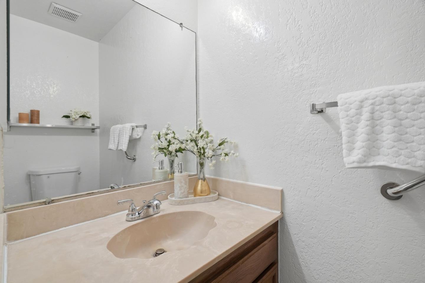 Detail Gallery Image 22 of 43 For 3133 Acorn Ct, San Jose,  CA 95117 - 3 Beds | 2/1 Baths
