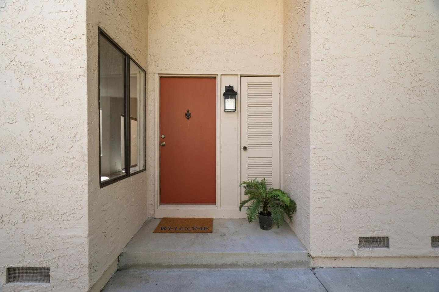 Detail Gallery Image 4 of 43 For 3133 Acorn Ct, San Jose,  CA 95117 - 3 Beds | 2/1 Baths