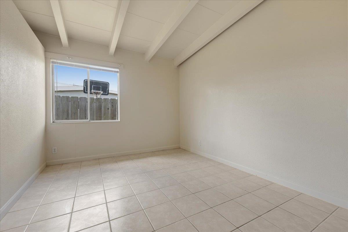 Detail Gallery Image 12 of 25 For 1448 Modoc Ave, Salinas,  CA 93906 - 3 Beds | 1/1 Baths