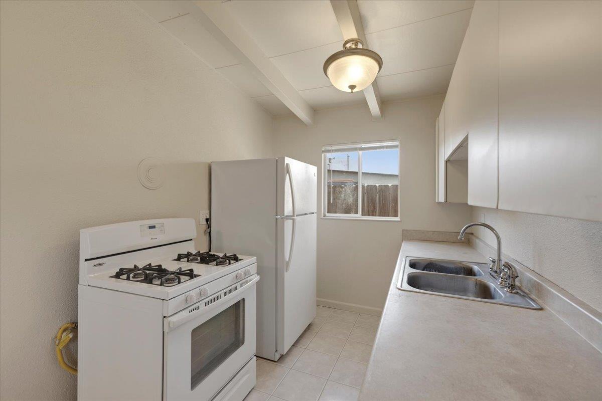 Detail Gallery Image 3 of 25 For 1448 Modoc Ave, Salinas,  CA 93906 - 3 Beds | 1/1 Baths