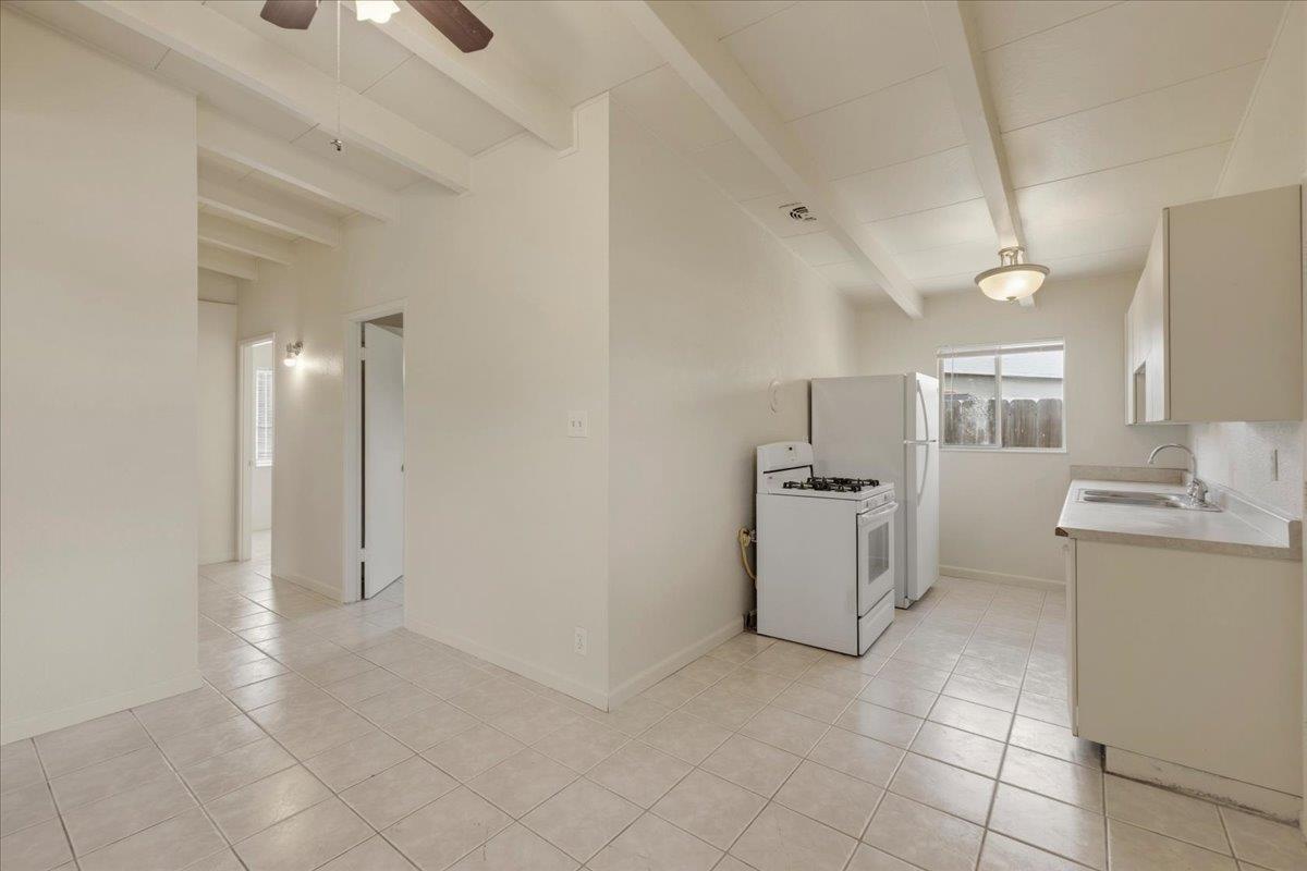 Detail Gallery Image 5 of 25 For 1448 Modoc Ave, Salinas,  CA 93906 - 3 Beds | 1/1 Baths